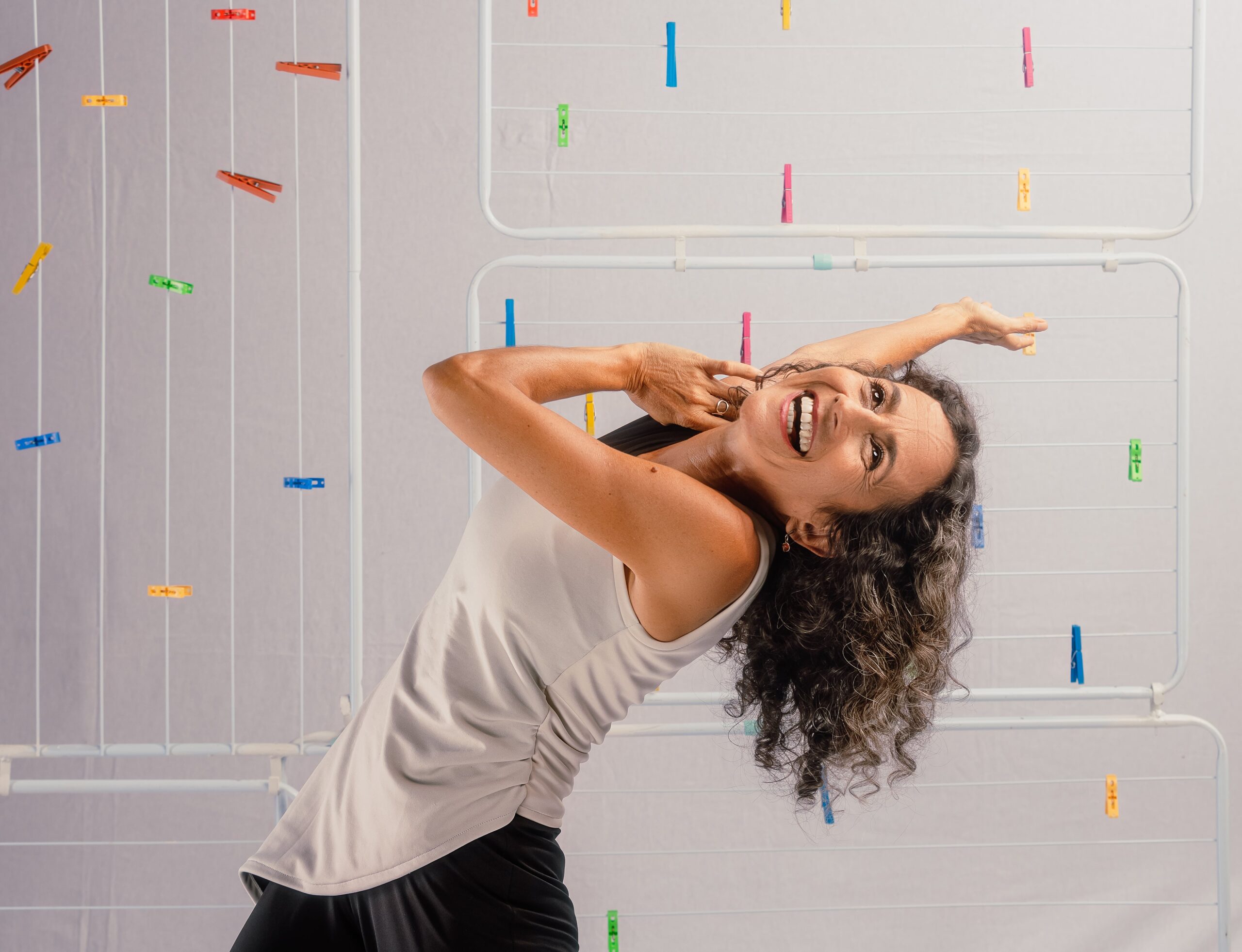 Sucesso de bilheteria, Maria Menezes volta a cartaz com a comédia “Maria AO VIVO! (ou Mamãe tá aqui)” no Teatro Módulo