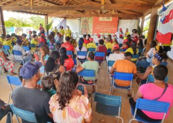Secretária da Saúde participa de seminário do MST e entrega kits de Unidades Básicas de Saúde para assentamentos do Baixo Sul da Bahia