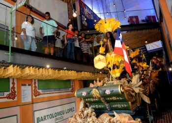 Memorial 2 de Julho encanta adolescentes atendidos pelo Caps Liberdade