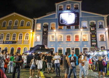 Flipelô 2025 tem abertura oficial no Pelourinho com homenagem a Dias Gomes; confira programação