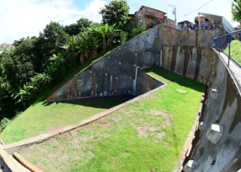 Salvador chega a 550 áreas de risco protegidas após entrega de nova contenção de encosta em Mata Escura