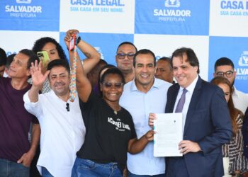 Prefeitura entrega mais de 600 títulos de propriedade ao Bairro da Paz pelo programa Casa Legal