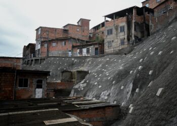 Contenção de encosta entregue pela Prefeitura traz segurança para mais de 40 famílias em Nova Sussuarana