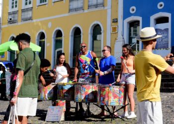 Salvador registra aumento de 34% de turistas estrangeiros em relação a 2023