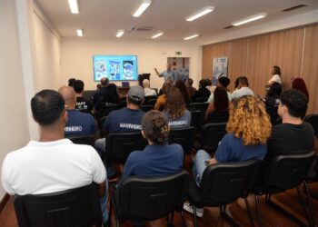 Prefeitura e Baleia Jubarte promovem oficina sobre boas práticas de observação de baleias