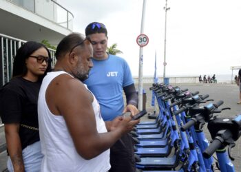 Patinetes elétricos realizam mais de 11 mil viagens em Salvador em uma semana