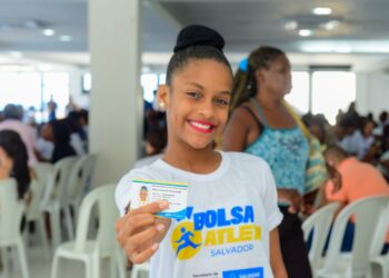 Salvador faz balanço da política municipal do esporte e entrega 300 carteiras do Atleta