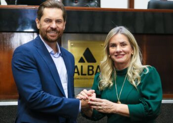 Presidentes das Assembleias da Bahia e de Goiás destacam fortalecimento dos parlamentos em visita à ALBA