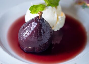 Dia dos Namorados com clássicos do cardápio e novos pratos no RiviéRouge Bistrô