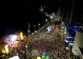 Turistas passam a prolongar estadia na Bahia após carnaval
