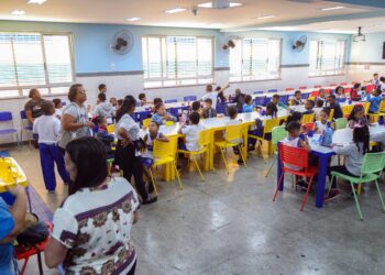 Oito mil alunos com necessidades especiais são assistidos nas escolas municipais de Salvador