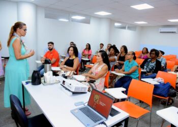 Empreendedores participam de qualificação no Simm sobre vendas em plataforma de comércio eletrônico