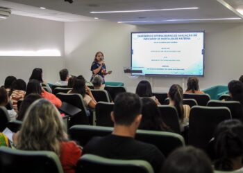 Profissionais da rede municipal discutem combate à mortalidade materna
