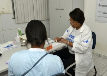 Mulheres assistidas no Camsid da Cidade Baixa recebem serviços e orientações de saúde