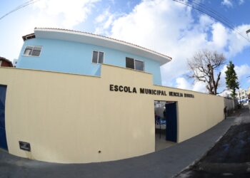 Prefeitura inaugura reforma e ampliação de escola municipal que atende 120 crianças em tempo integral