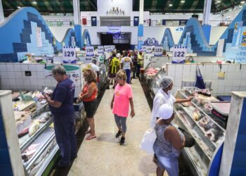 Viradão no Mercado do Peixe dá 33 horas para compra de pescados da Semana Santa