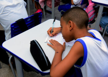 Salvador Avalia aplica primeira avaliação de 2024 para alunos do Ensino Fundamental
