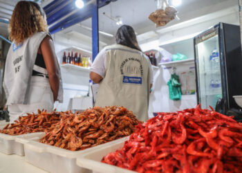 Vigilância Sanitária promove ação inspeção e educação com foco na Semana Santa