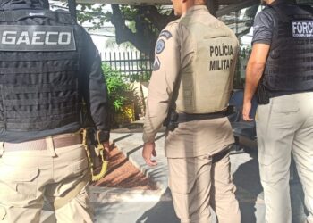 SSP e MP cumprem mandados contra policiais investigados pela venda de fuzis em grupo de Whatsapp