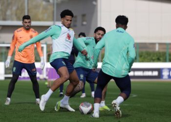 Seleção já está em Madri para enfrentar a Espanha