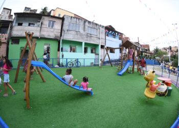 Prefeitura entrega praça no Saboeiro e alcança 518 equipamentos de lazer na cidade