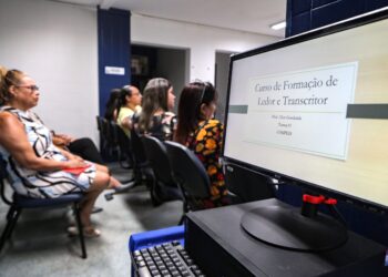 Curso gratuito forma ledores e transcritores em Salvador