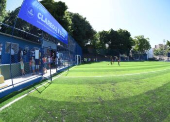 Salvador 475 anos: Moradores do Stiep ganham 38º campo com gramado sintético da capital baiana