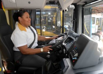 Pprograma ‘Mulheres no Volante’ contrata novas profissionais para o transporte público de Salvador