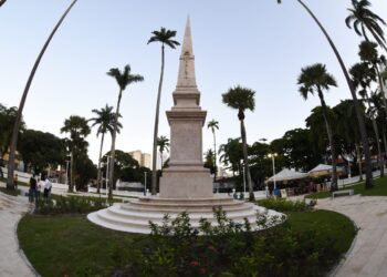 Parte da história de Salvador, Praça da Aclamação é entregue restaurada pela Prefeitura com monumentos recuperados