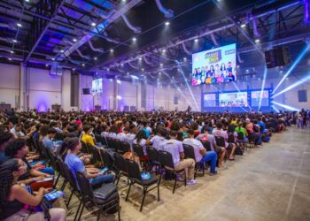 Mega aulão do Enem reúne cerca de 7 mil estudantes no Centro de Convenções