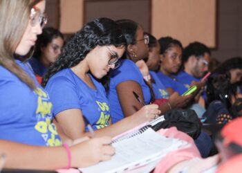 Alunos do projeto IngreSSAr participam de evento preparatório para o Enem
