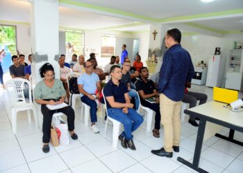 Curso de montador de sistemas fotovoltaicos prepara novos profissionais para mercado em expansão