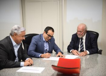 Prefeitura e TCM assinam termo para auditoria do Salvador Social II