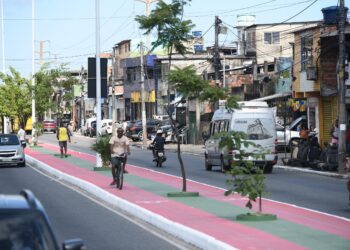 Prefeitura entrega requalificação da avenida Suburbana com ciclovia alargada, novos retornos e construção de via marginal