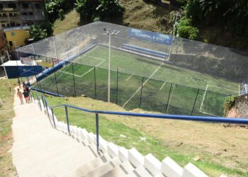 Prefeitura inaugura mais dois campos com gramado sintético em Paripe e Luiz Anselmo