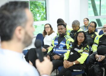Servidores do setor de trânsito e transporte recebem treinamento sobre eletromobilidade