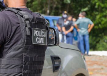 Carro roubado em Cajazeiras é recuperado na Estrada do Derba