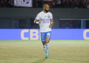 Assista coletiva de Thaciano, autor do gol de número 10 mil do Bahia
