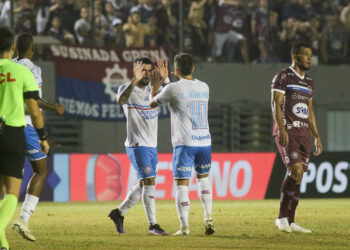 Bahia vira, sofre empate, vai para os pênaltis com  Caxias, mas passa de fase