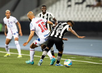 Bahia vence o Botafogo, no Rio, e assume vice-liderança do Brasileirão