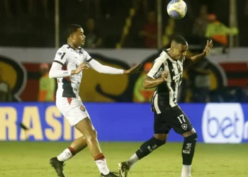 Brasileirão: Botafogo tenta se firmar na liderança e Vitória quer se livrar de vez do Z-4