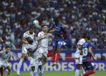 Bahia vacila, perde para o Flamengo em casa e se complica na Copa do Brasil