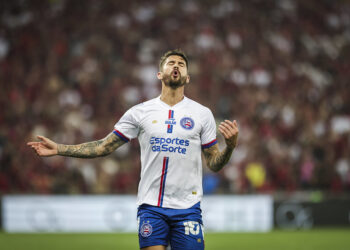 Bahia penteia demais a bola, perde novamente para o Fla e sai da Copa do Brasil