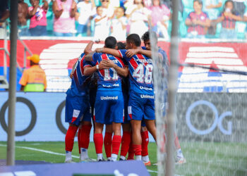Bahia passeia em campo e goleia o Colo Colo com hat-trick de Lucho Rodrigues