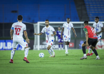 Em jogo sonolento, Bahia fica no empate com o Boston River, no Uruguai