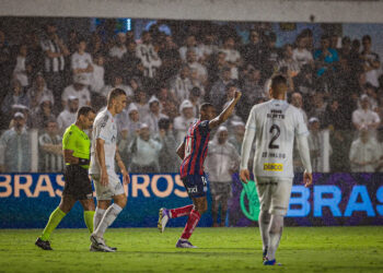 Bahia sai na frente contra o Santos, leva virada, mas arranca empate na Vila Belmiro