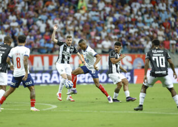 Sai inhaca! com gol de pênalti no apagar das luzes, Bahia vence o Ceará