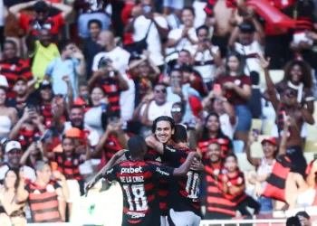 Flamengo sobra e goleia o Corinthians no estádio do Maracanã