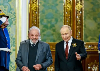 Lula recebe ligação de Putin e conversa sobre guerra na Ucrânia