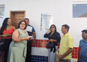 Governo da Bahia inaugura obra de modernização de colégio estadual, em Botuporã